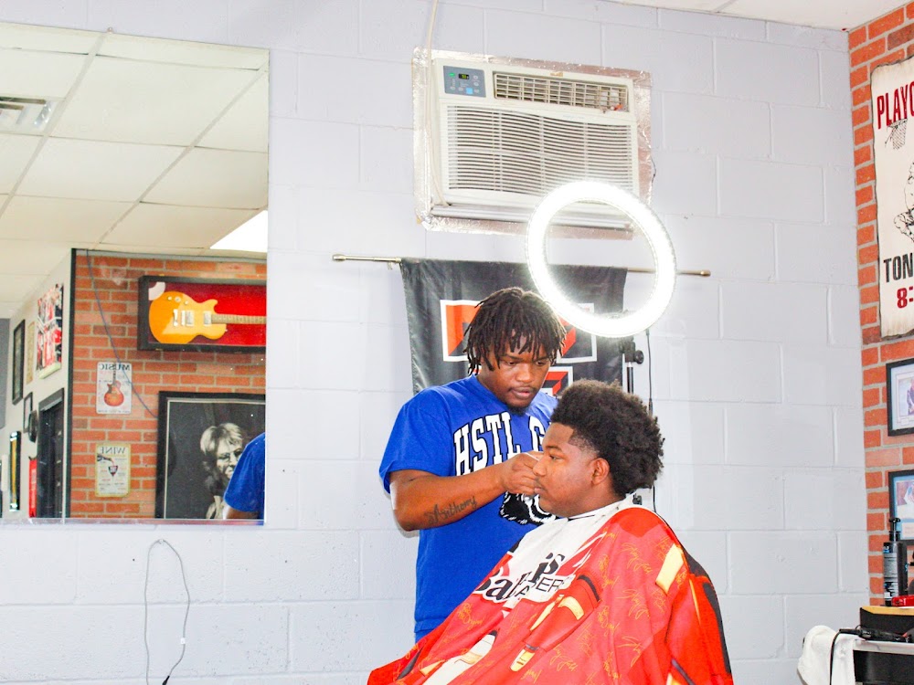 Razor's Edge Barbershop view 5