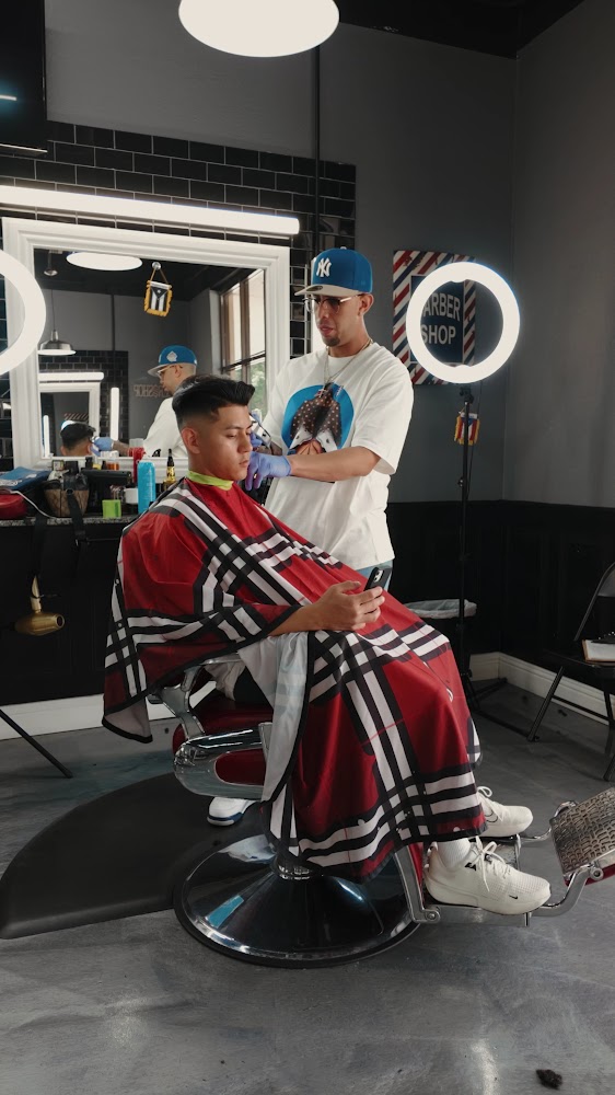 The Barbers Lounge llc view 4