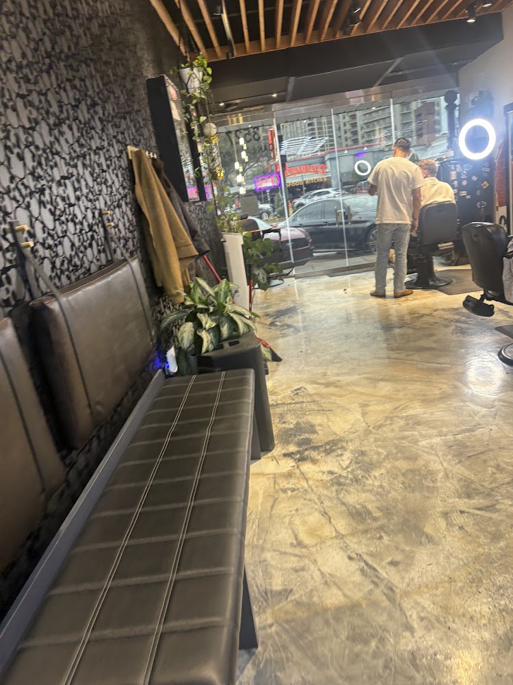 HQ Barbershop view 3