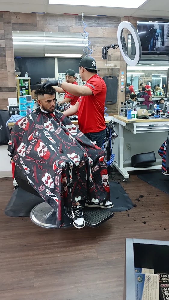 POCHI BARBER SHOP view 5
