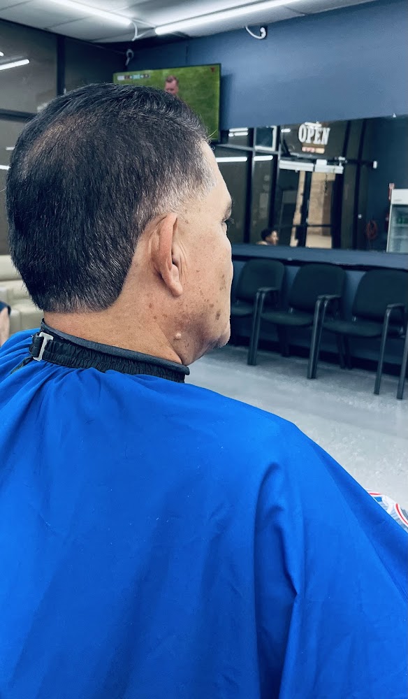 El Imperio Barbershop view 2