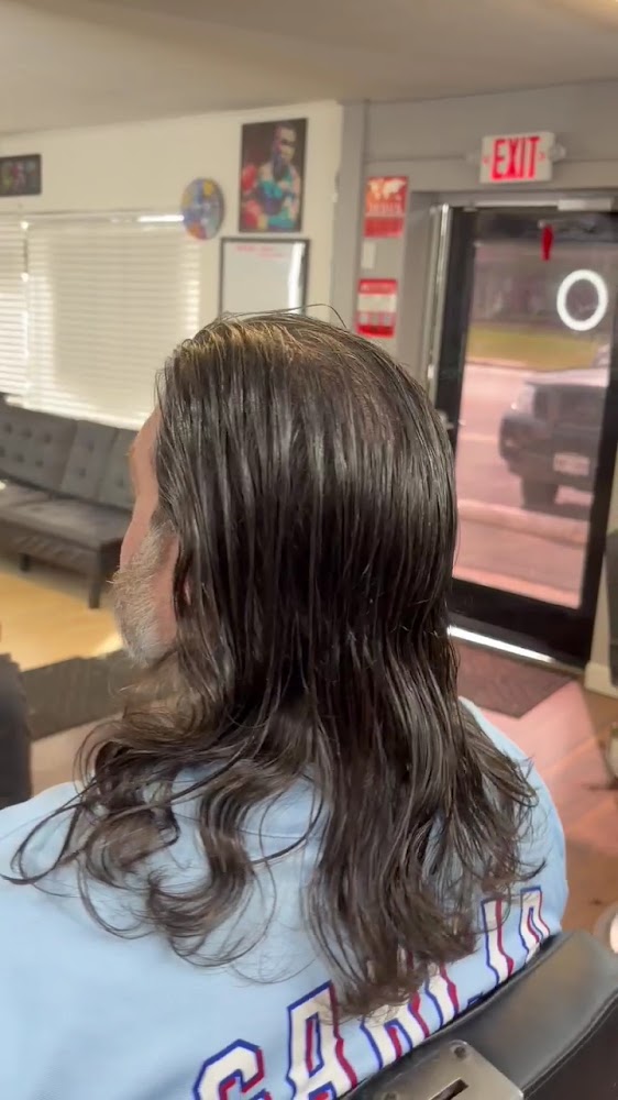 Pepe Le Barbershop view 4