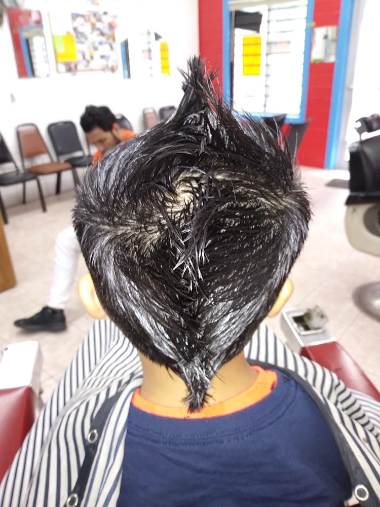 Buddha the barber's Barbershop view 4