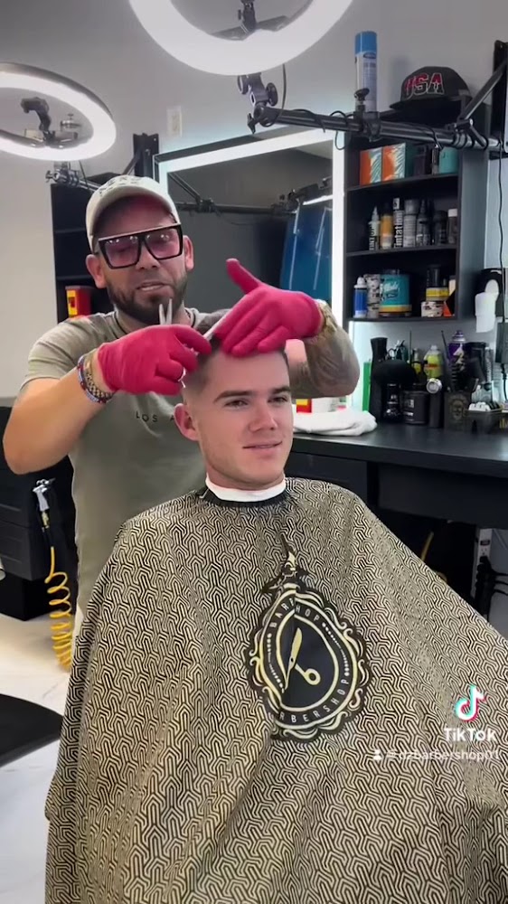 D&Z Barbershop view 3