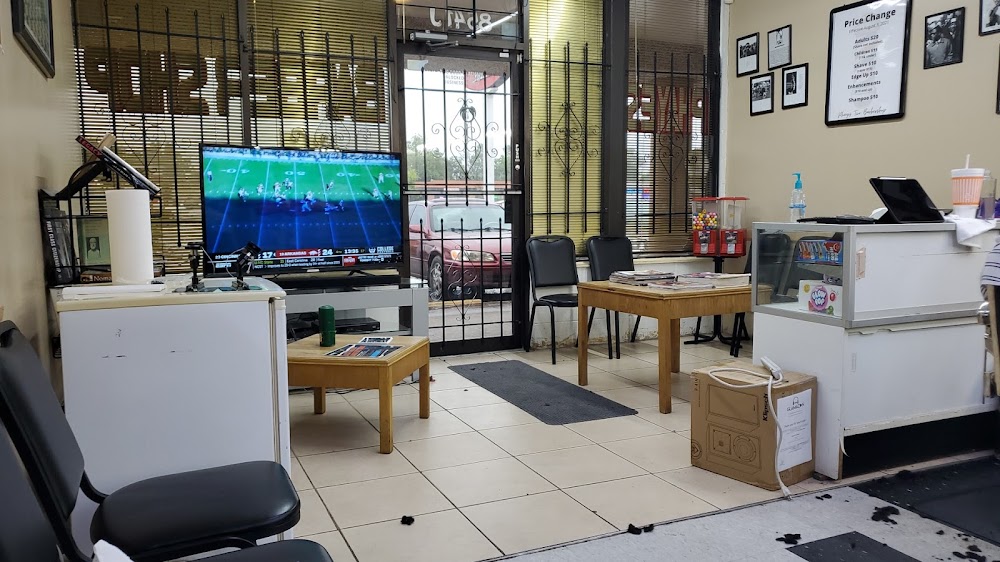 Phayes Two Barber Shop view 3