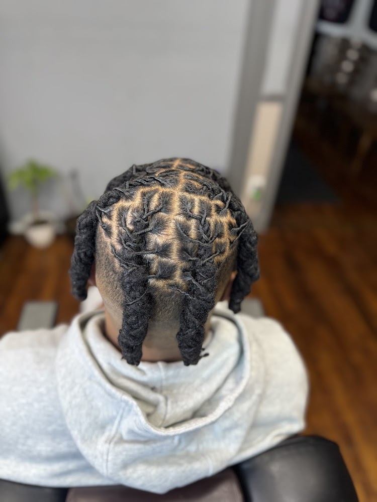 Royalty Cuts Family Barber Shop view 4