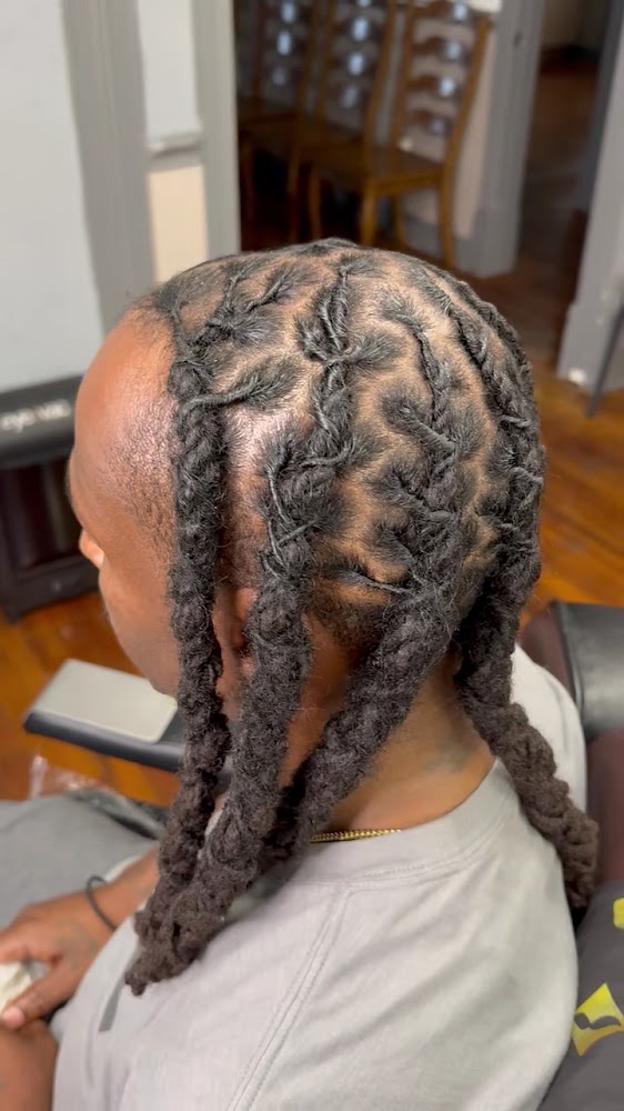 Royalty Cuts Family Barber Shop view 5