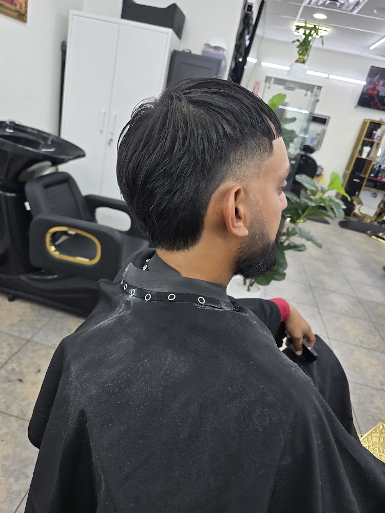 Luis Gabriel cuban barber shop view 2