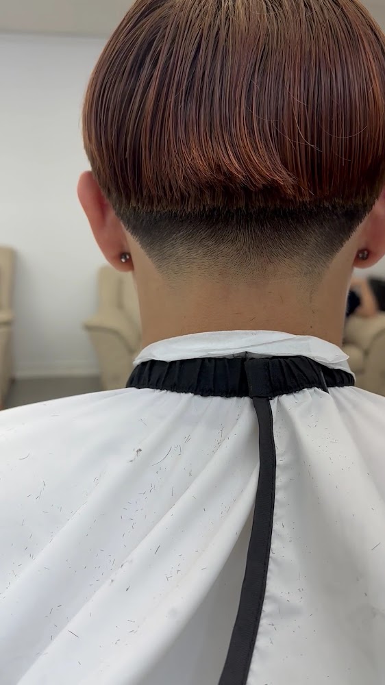 Athletic barbershop view 4
