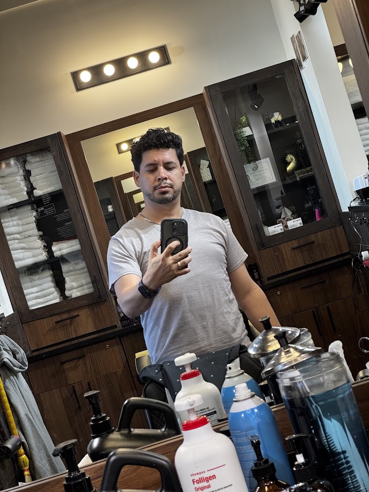 High End Barber Shop view 5