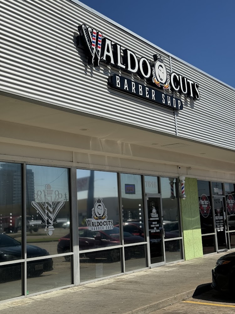 WALDO CUTS BARBERSHOP “BARBERÍA” view 2