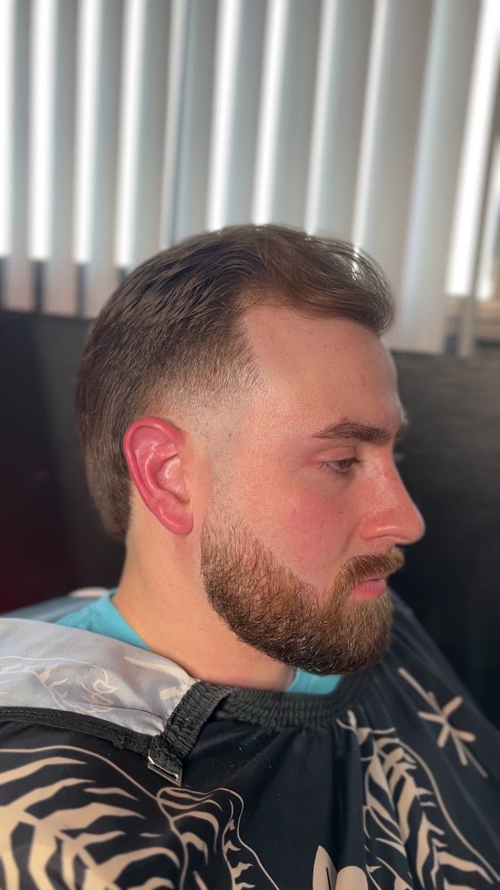 HellRazr Barber Studio view 4