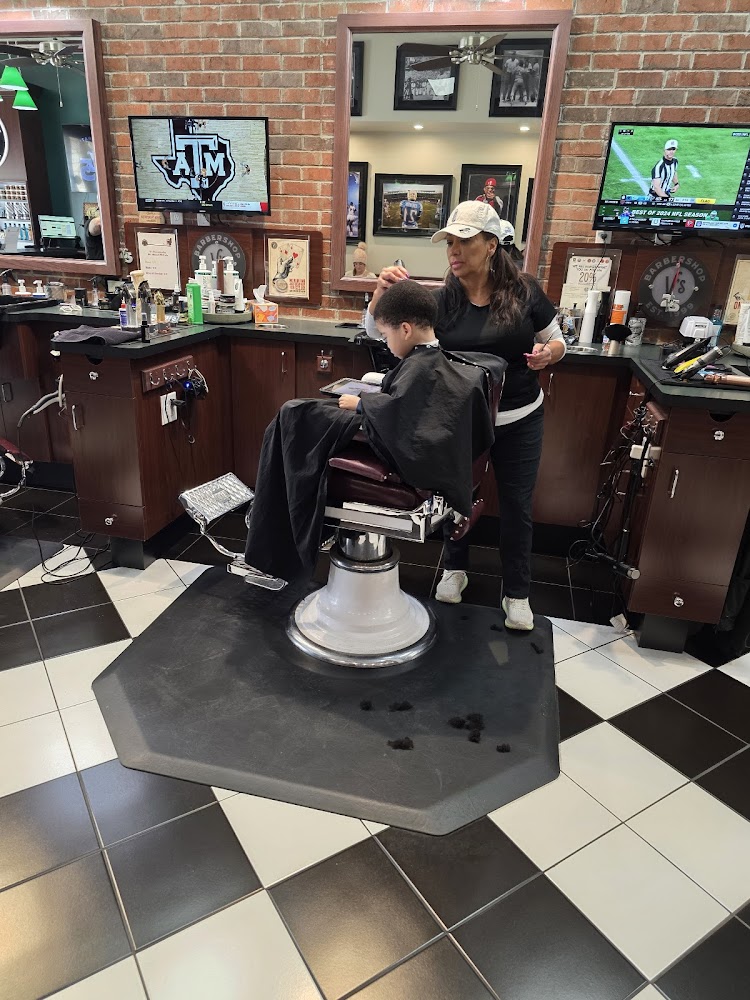 V's Barbershop Ft. Worth Tanglewood view 4