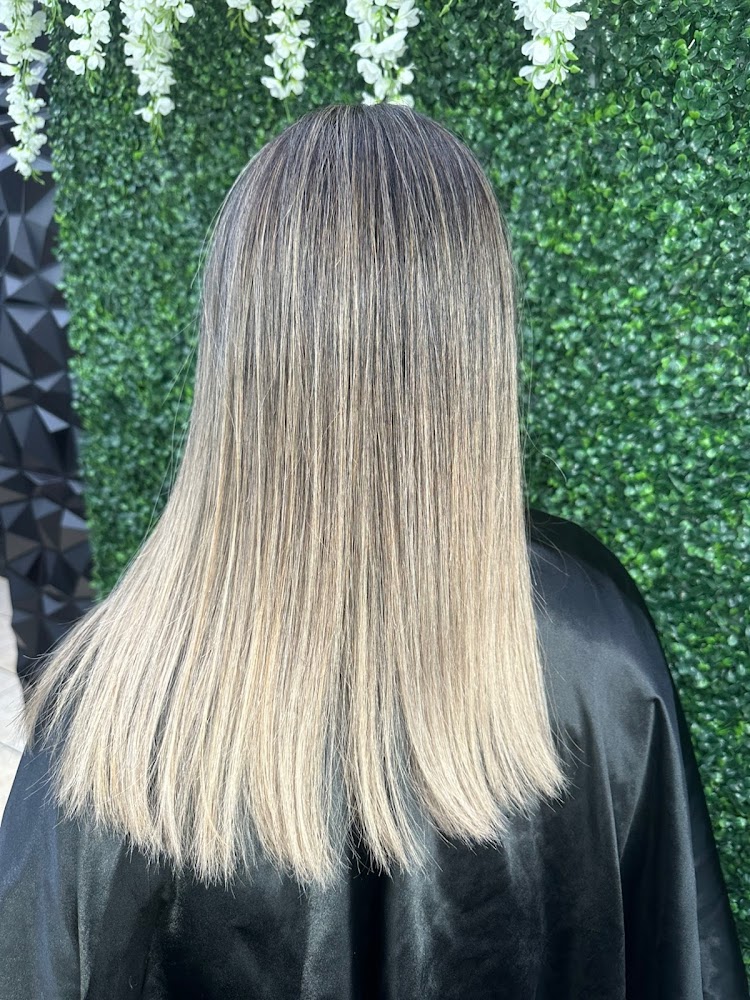 Rubios Beauty & Barber view 2
