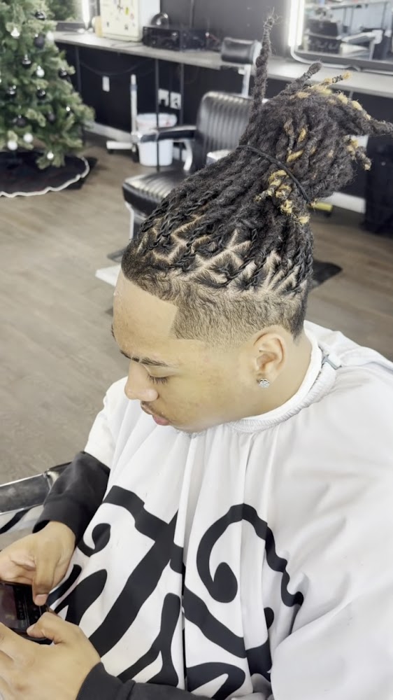 District Barbershop view 3