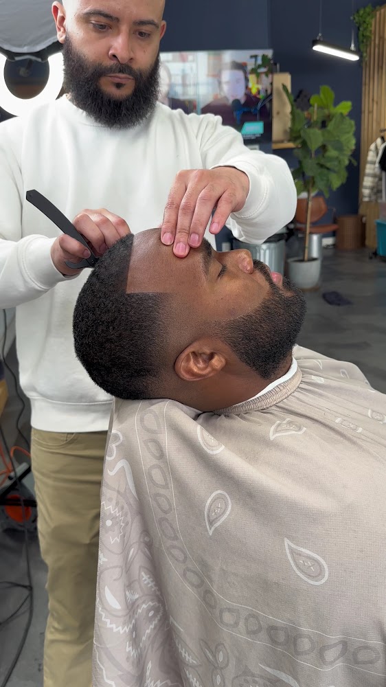 The Players Club Barbershop view 3