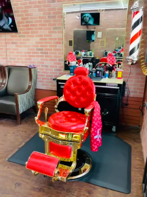 Kintanas Barbershop view 4