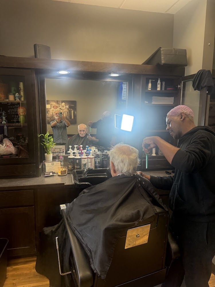 Roosters Men's Grooming Center view 4