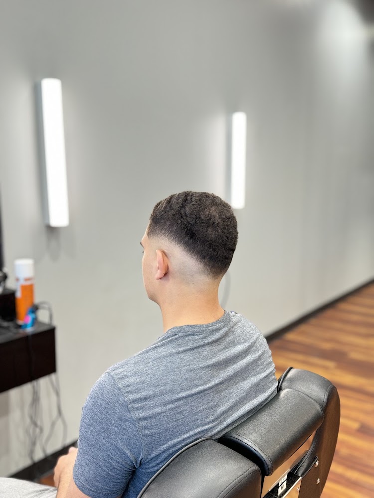 Aliana Barbershop view 3