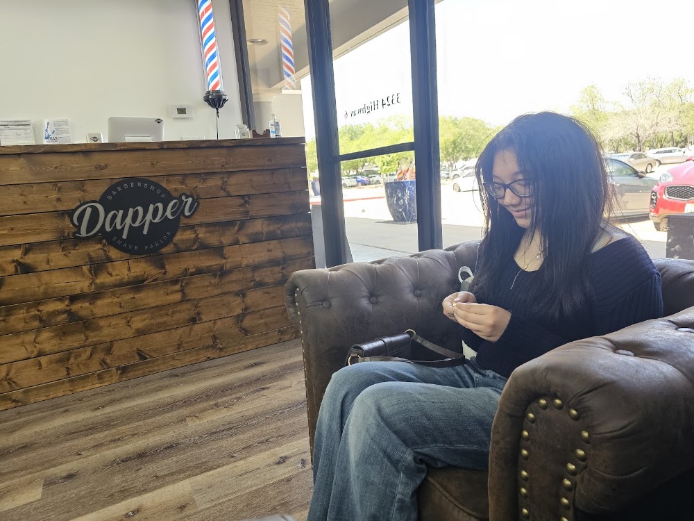 Dapper Barbershop and Shave parlor view 4