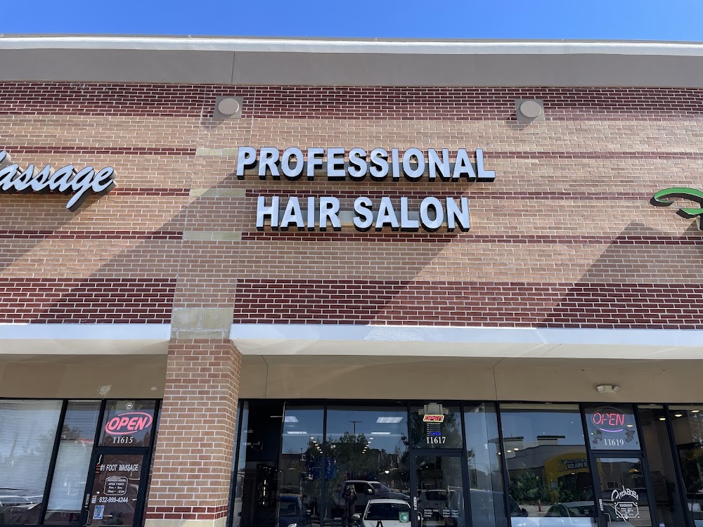 Professional Hair Salon حلاق عربي view 2