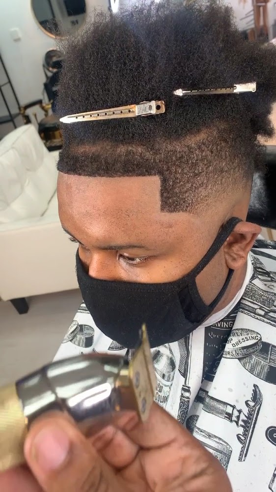 Ryan the Barber ( @ RX Elites Barber And Beauty ) view 4