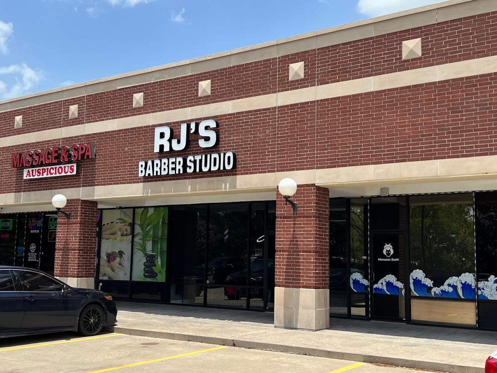 RJ'S Barber Studio view 2