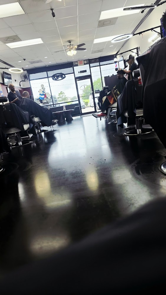 32 Degreez Barber Shop and Beauty view 3