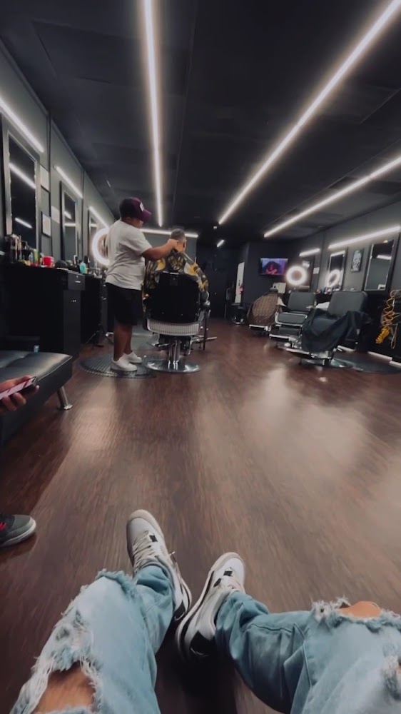 South Mason Finest Barbershop view 2
