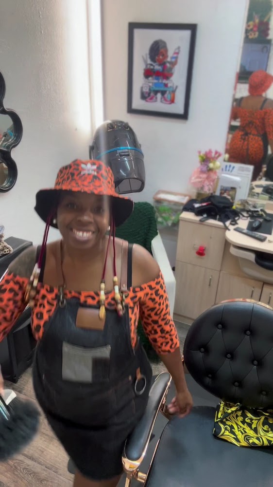 Chanel Cutz view 4