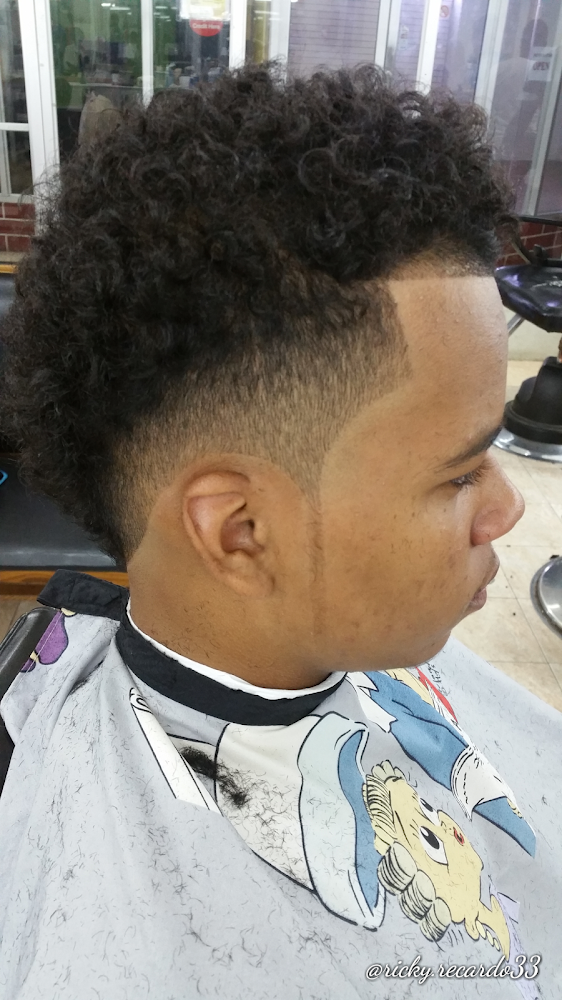 Hollywood Cutting Up BarberShop view 5