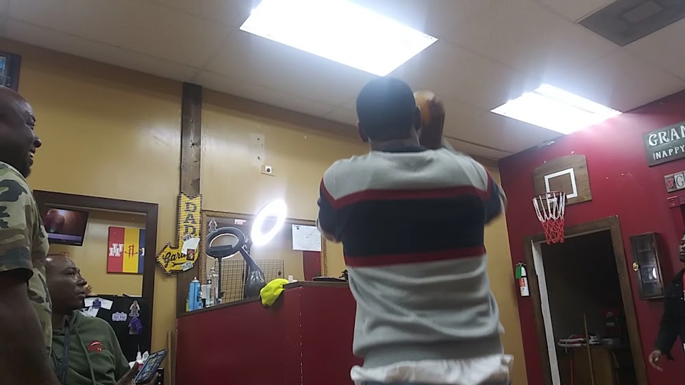 HANDZ BARBERSHOP view 3