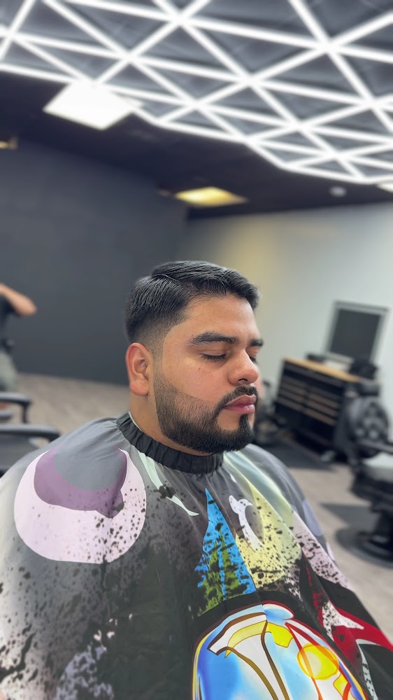 Luigi Barbershop view 5