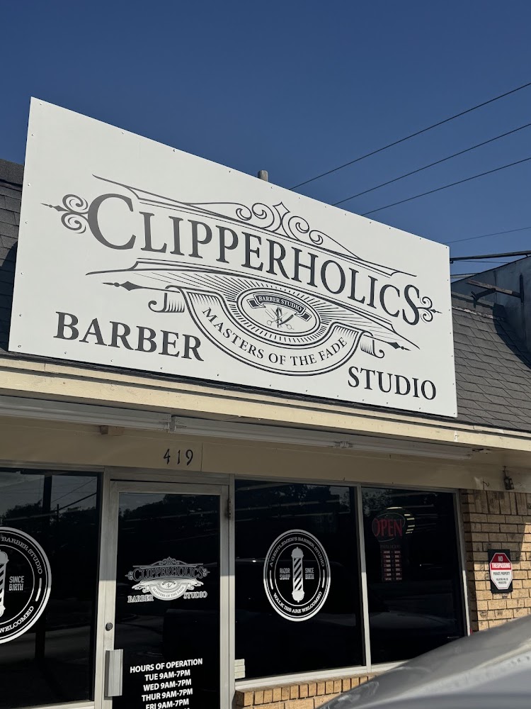Clipperholics Barber Studio view 3