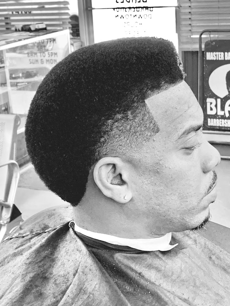 Clipperholics Barber Studio view 5