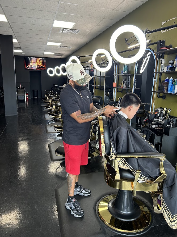 EL Mambo Barbershop view 5