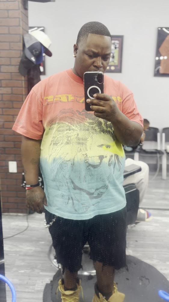 Celebrity Barbers Barbershop view 2