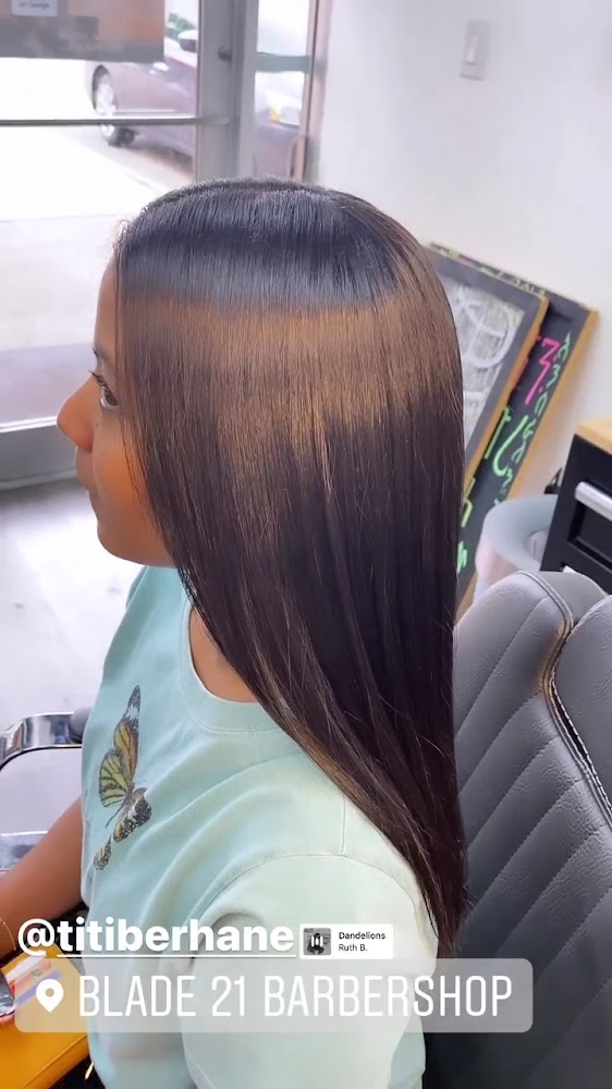 BLADE 21 BARBERSHOP + SALON view 3