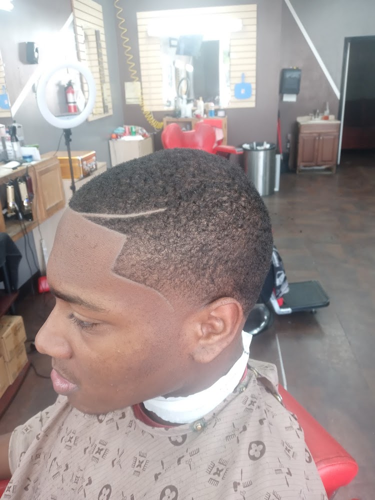 Taylor Made Cutz view 3