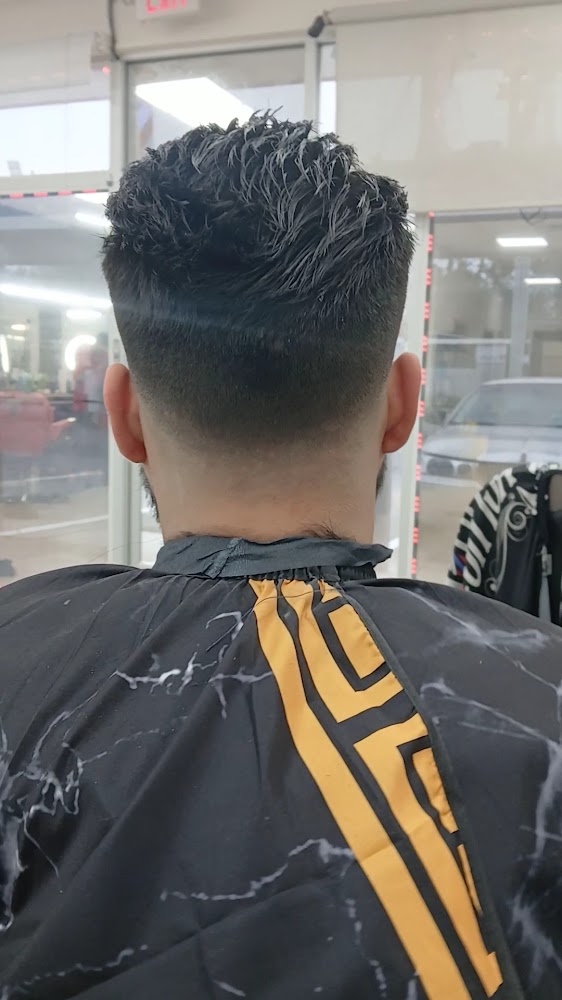 Buzzn Cuts Barber Shop view 3