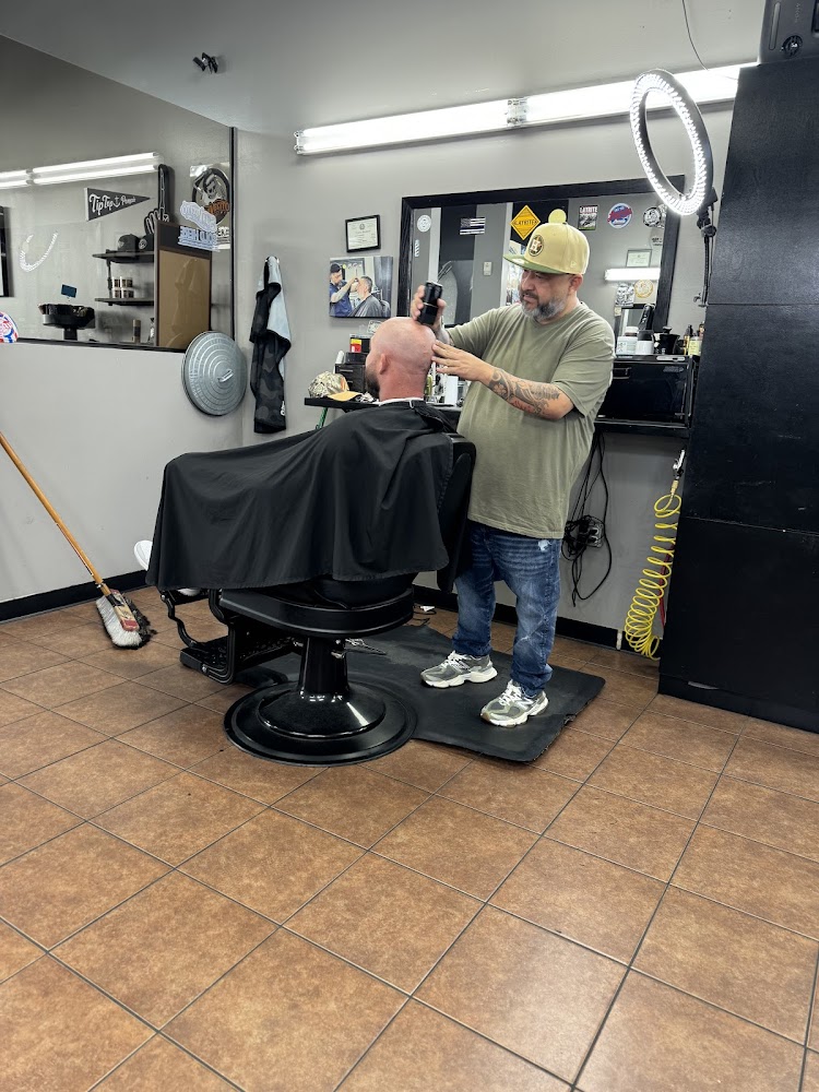 Barber Lounge view 5