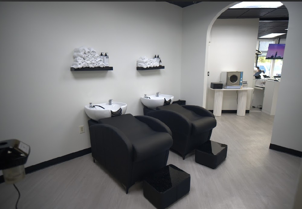 Luxe Lounge Barbershop view 2