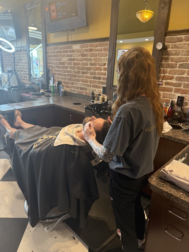 Lu's Barber Shop Haircut & Shave Pearland view 3