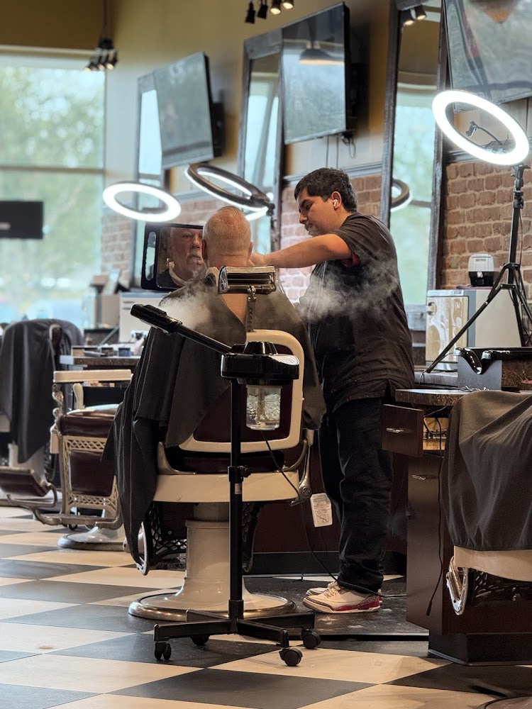 Lu's Barber Shop Haircut & Shave Pearland view 4