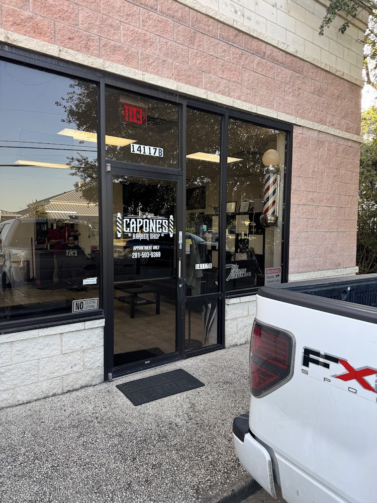 Capones barbershop view 3