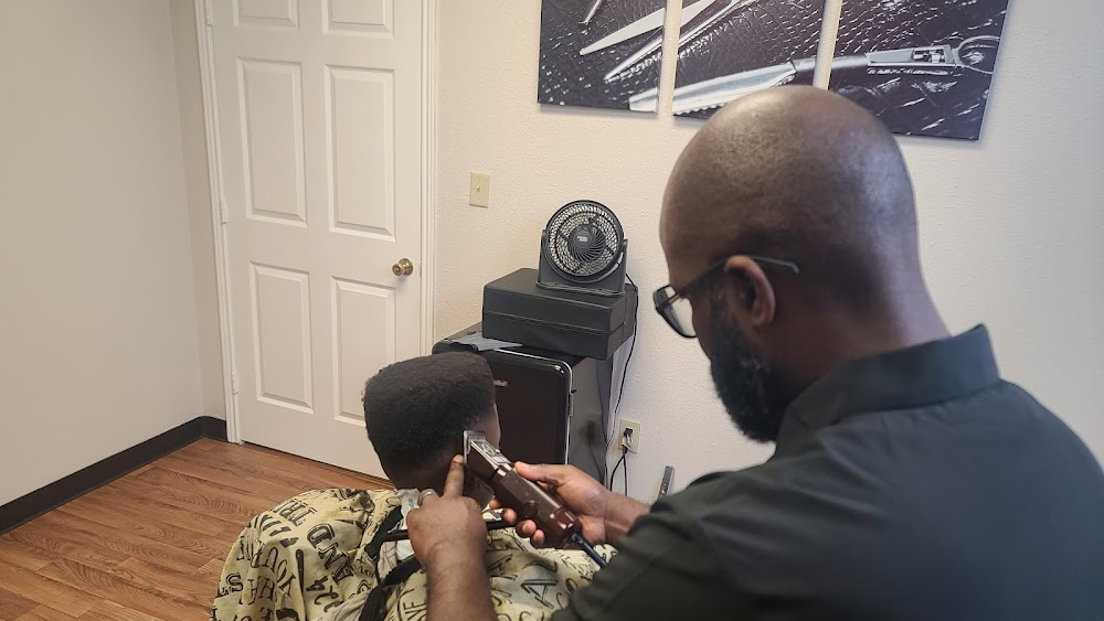 UPPER CLASS GROOMING BARBERSHOP view 2