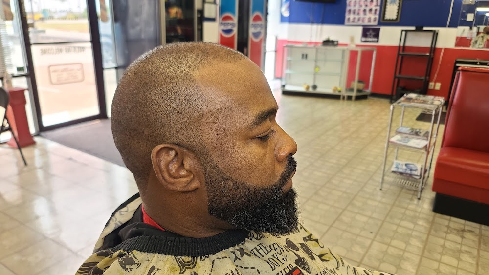 UPPER CLASS GROOMING BARBERSHOP view 3