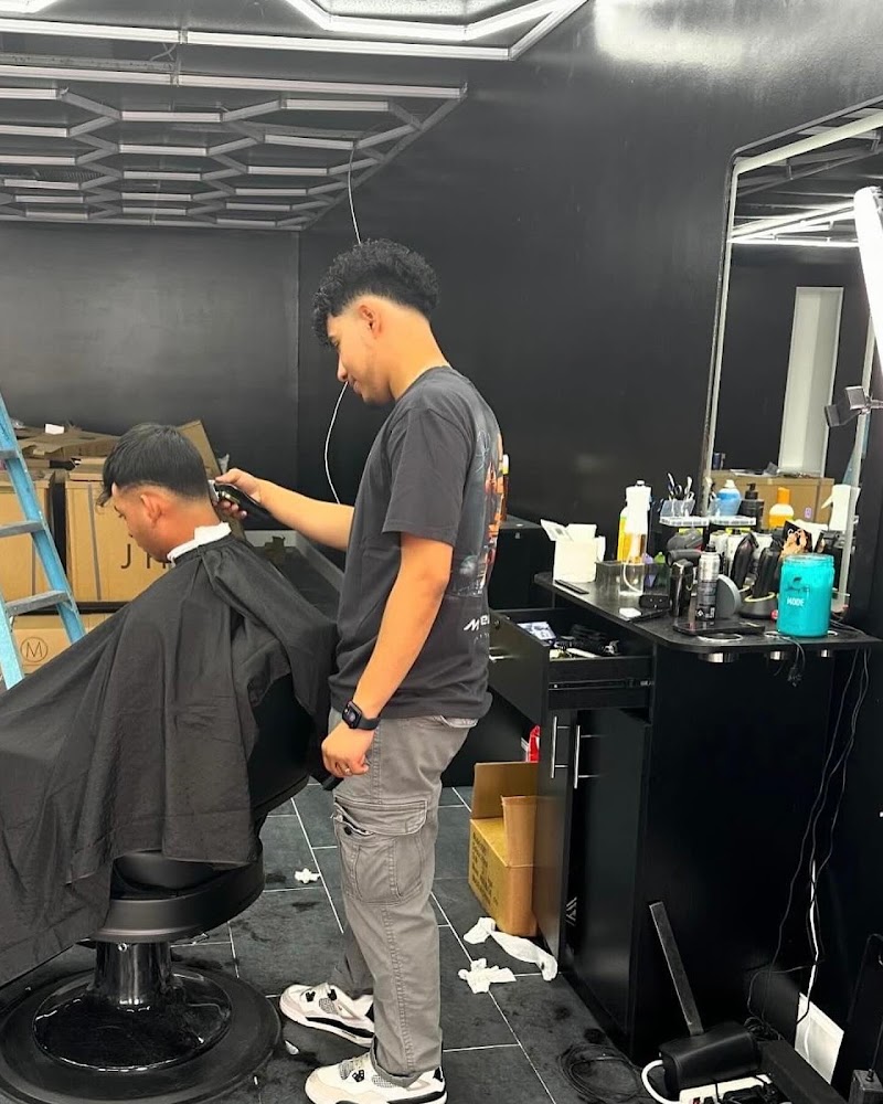 5 Stars Barbershop view 5