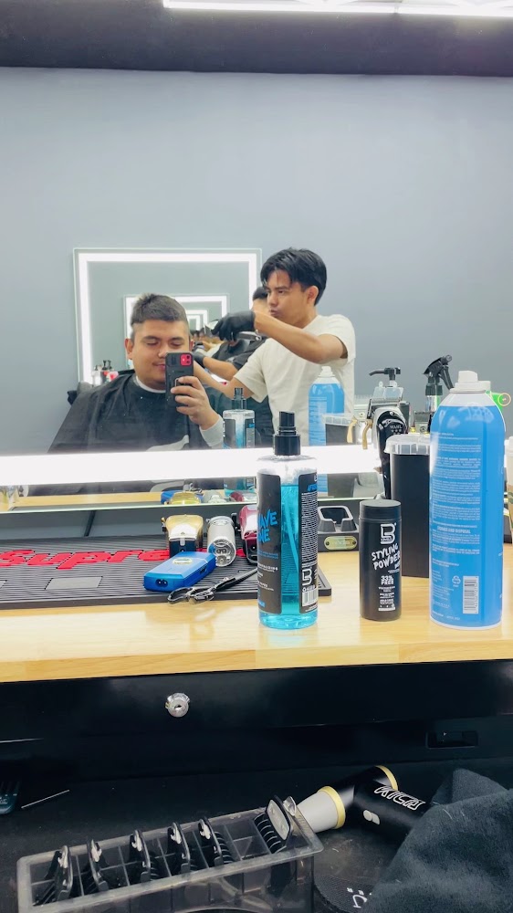 Premium barbershop view 4