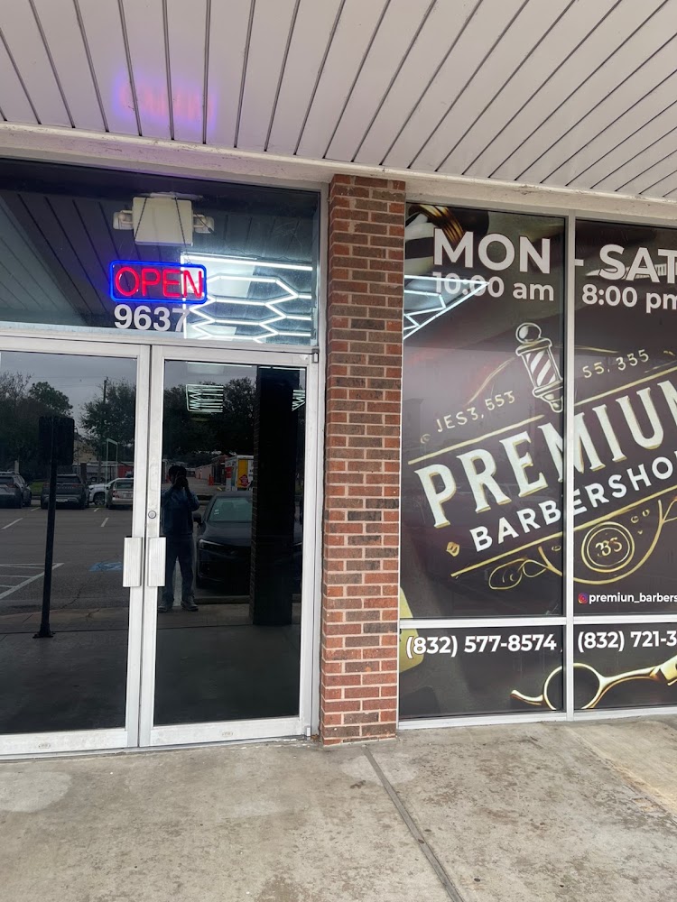 Premium barbershop view 5